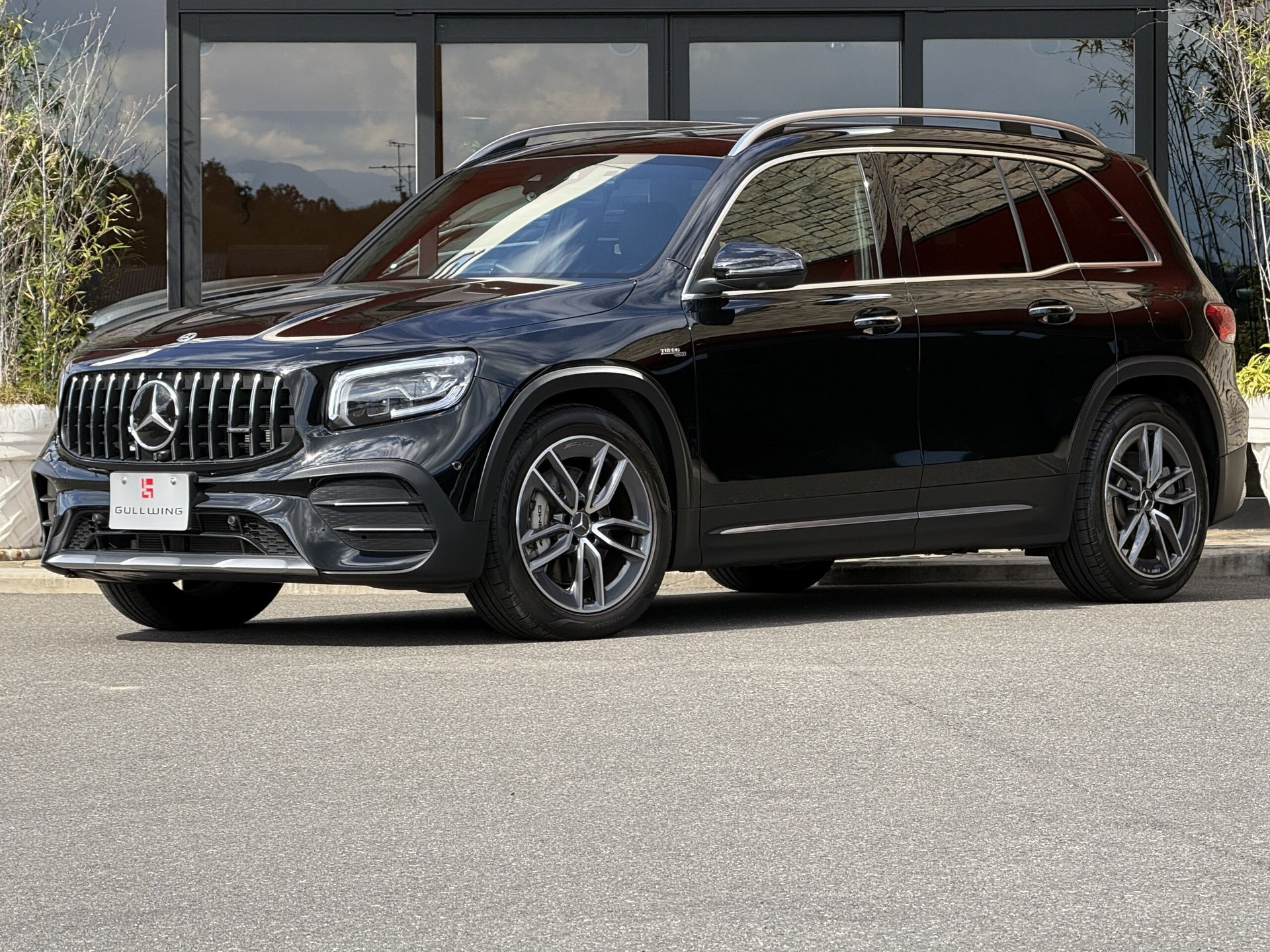 MERCEDES-BENZ GLB AMG - View 1