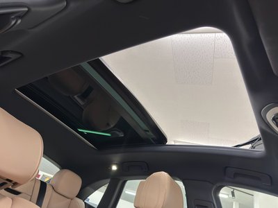 2022 Porsche MACAN thumbnail 36