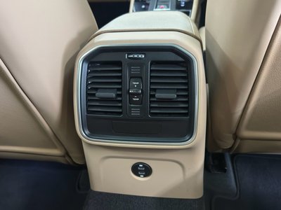 2022 Porsche MACAN thumbnail 45