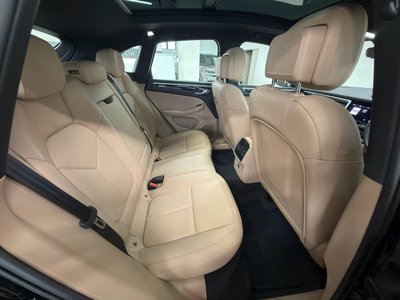 2022 Porsche MACAN thumbnail 43