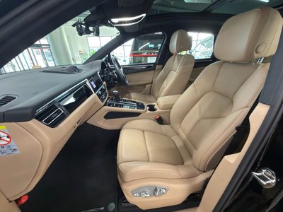 2022 Porsche MACAN thumbnail 40