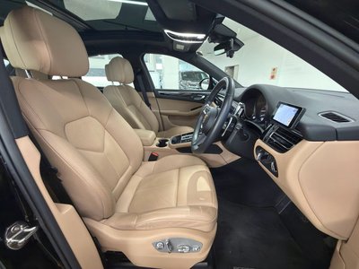 2022 Porsche MACAN thumbnail 37