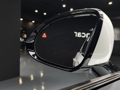صورة مصغرة 16 لـ 2023 Genesis GV70