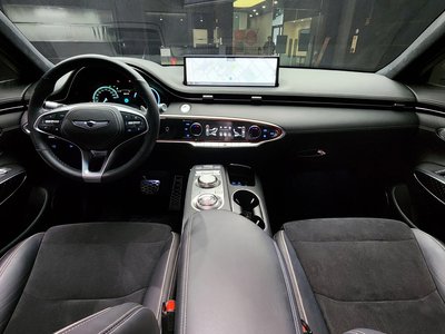 صورة 5 لـ 2023 Genesis GV70