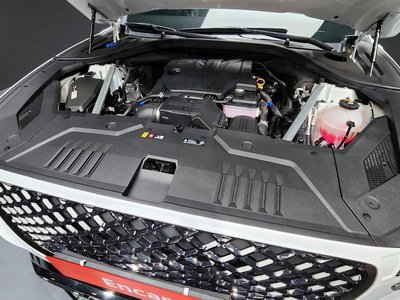 صورة 7 لـ 2023 Genesis GV70
