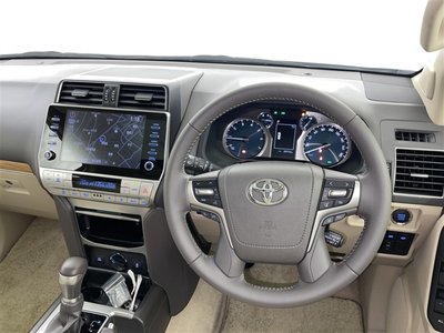 TOYOTA LAND CRUISER PRADO - 9