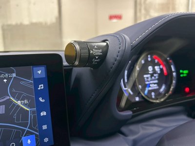 LEXUS LC - 10