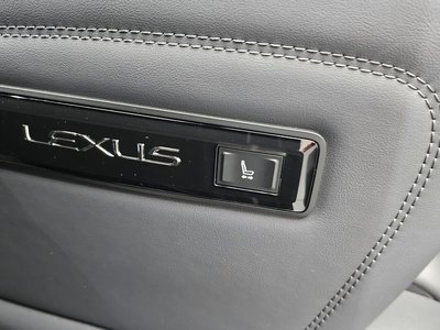 2025 Lexus LM — миниатюра 25