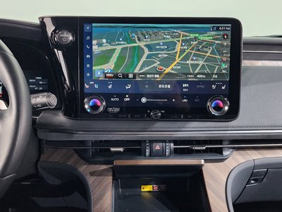 2025 Lexus LM — миниатюра 18