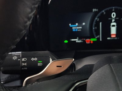 2025 Lexus LM — миниатюра 39