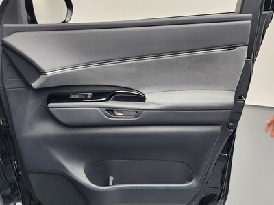 2025 Lexus LM — миниатюра 14