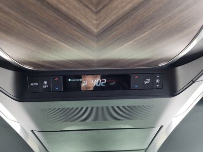 2025 Lexus LM — миниатюра 35