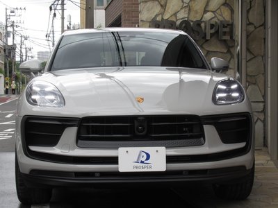 PORSCHE MACAN - 4