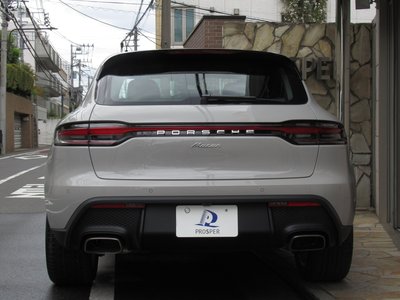 PORSCHE MACAN - 6