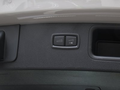 PORSCHE MACAN - 9