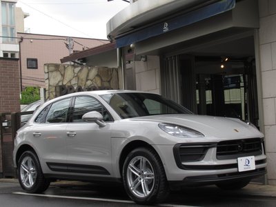 PORSCHE MACAN - 3