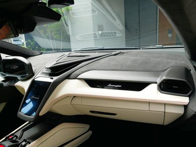 صورة مصغرة 44 لـ 2025 Lamborghini REVUELTO