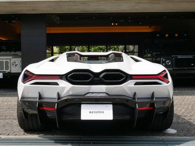 LAMBORGHINI REVUELTO - 8