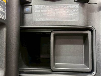 TOYOTA LAND CRUISER 300 - 10