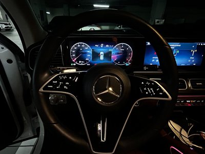 2025 Mercedes-BENZ GLE — миниатюра 16