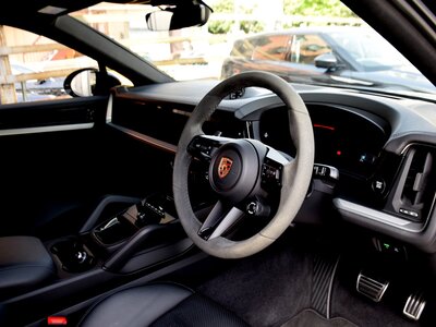 PORSCHE CAYENNE COUPE - 2