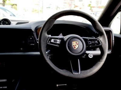 PORSCHE CAYENNE COUPE - 9