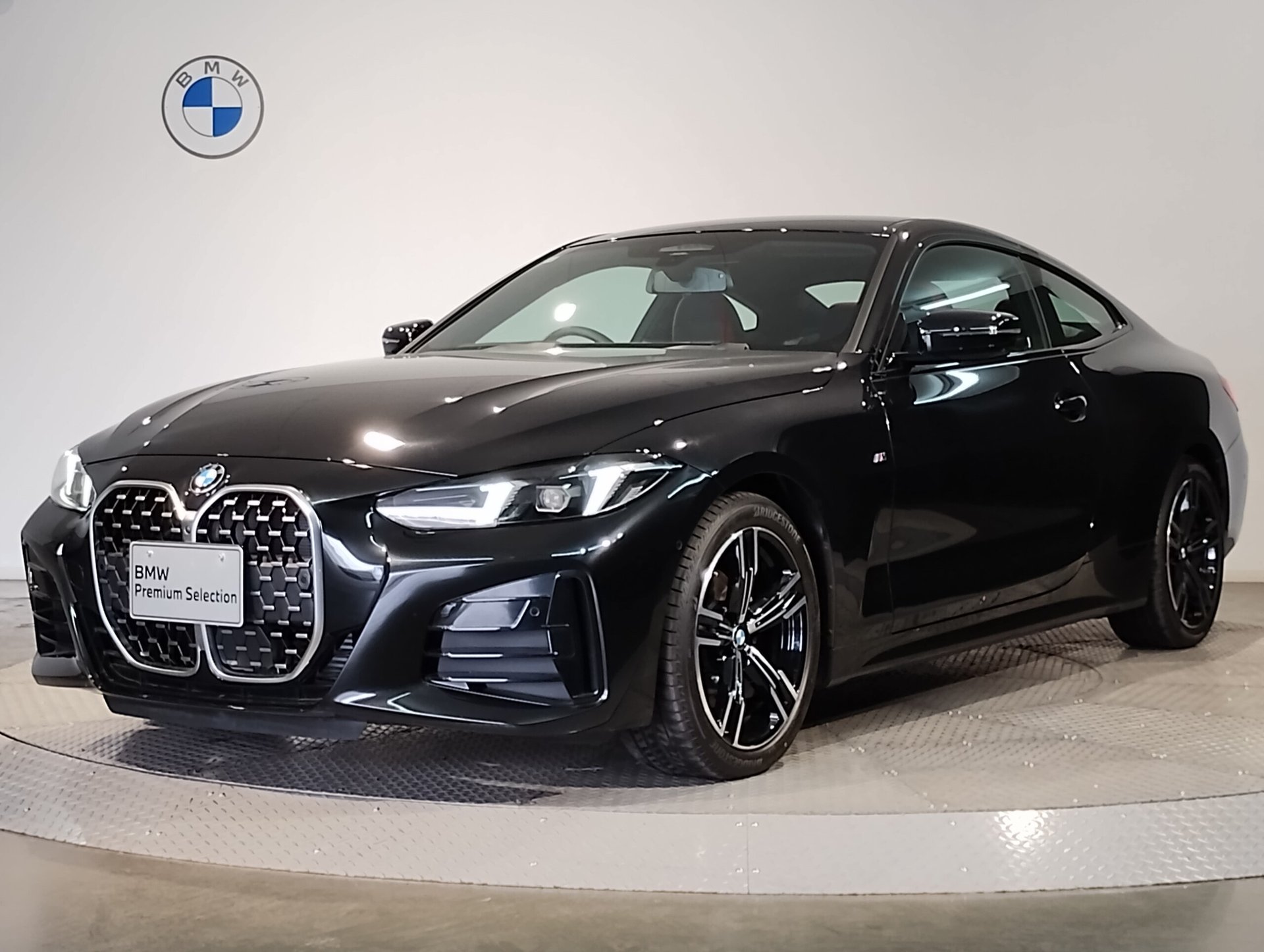 BMW 4 SERIES COUPE - View 1