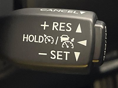2022 Lexus IS thumbnail 9