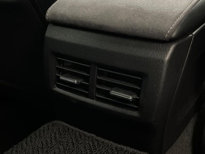 2022 Lexus IS thumbnail 48