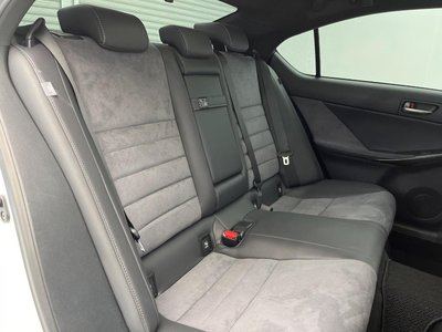 2022 Lexus IS thumbnail 15