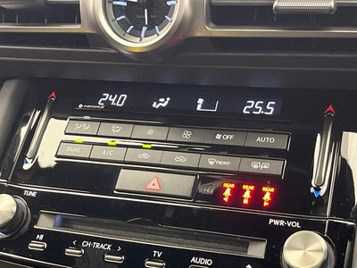 2022 Lexus IS thumbnail 66