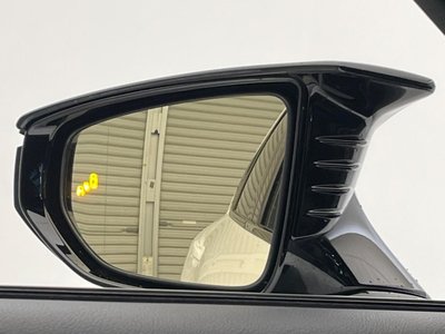 2022 Lexus IS thumbnail 62