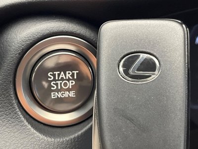 2022 Lexus IS thumbnail 60