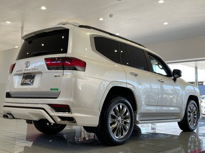 TOYOTA LAND CRUISER 300 - 9