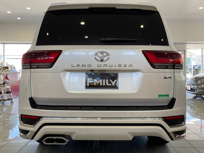 TOYOTA LAND CRUISER 300 - 7