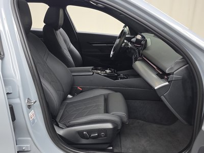 صورة مصغرة 11 لـ 2024 BMW 5 SERIES