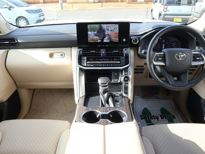 صورة 3 لـ 2025 Toyota LAND CRUISER 300