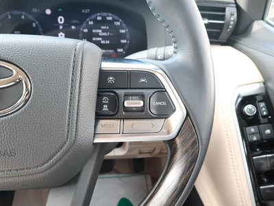2025 Toyota LAND CRUISER 300 — миниатюра 25