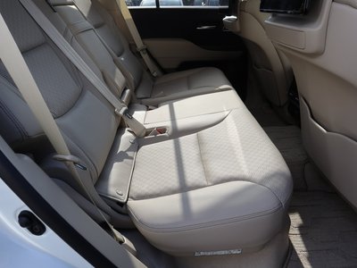 2025 Toyota LAND CRUISER 300 — миниатюра 14