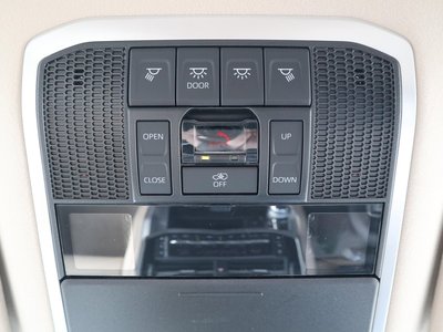 2025 Toyota LAND CRUISER 300 — миниатюра 32