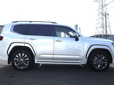 صورة 9 لـ 2025 Toyota LAND CRUISER 300