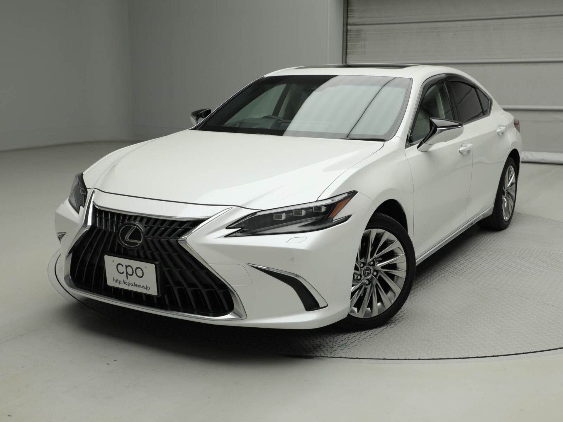 LEXUS ES - View 1