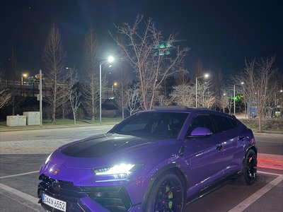 LAMBORGHINI URUS - 5