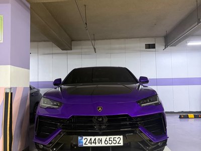LAMBORGHINI URUS - 3