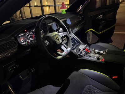 LAMBORGHINI URUS - 9