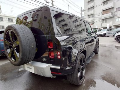 LAND ROVER DEFENDER - 10