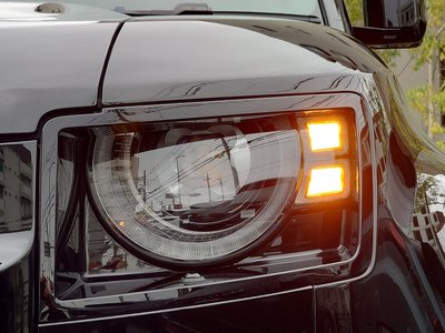 LAND ROVER DEFENDER - 9