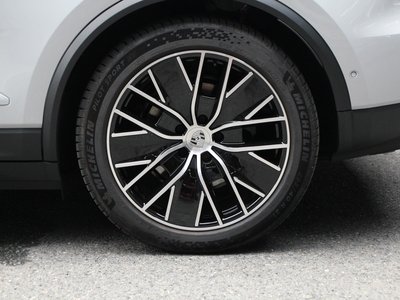 PORSCHE MACAN - 10