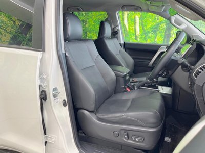 TOYOTA LAND CRUISER PRADO - 8