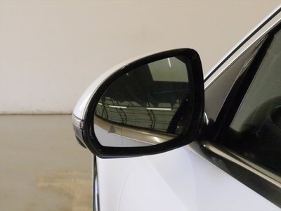 MERCEDES-BENZ E-CLASS - 6
